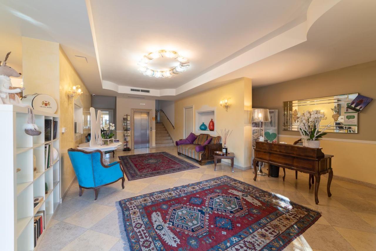 Albergo Minuetto Adria Zewnętrze zdjęcie